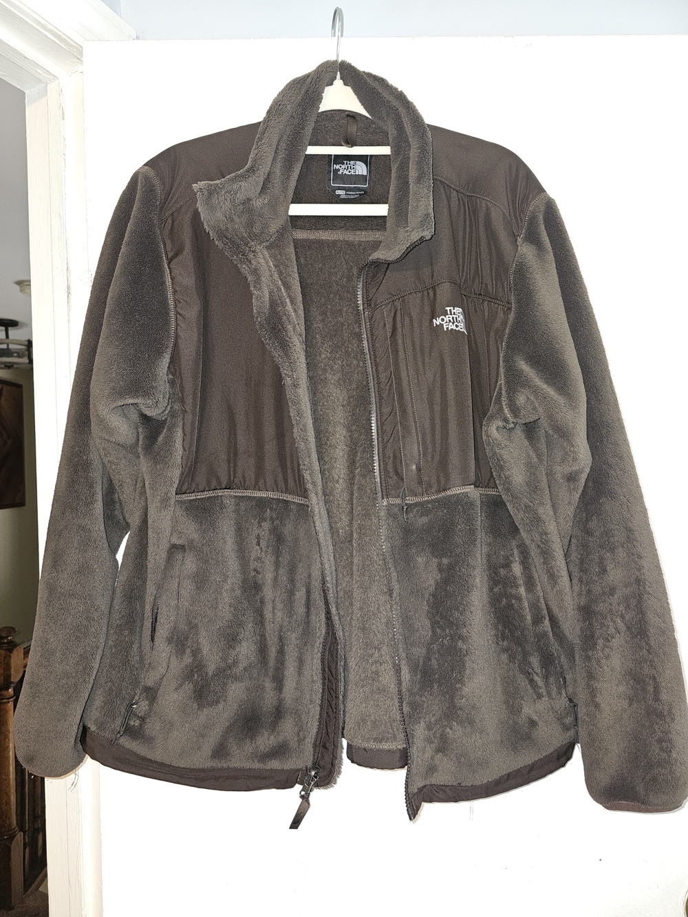 The North Face Men’s Brown Lightweight Fleece Jacket